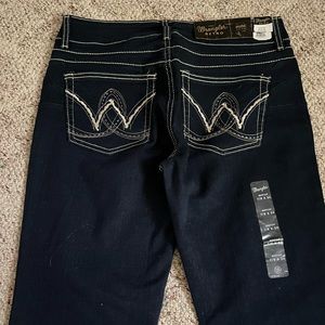 Ladies Wranglers Retro Mid-rise jeans.
